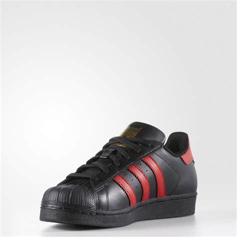 adidas negros con rojo